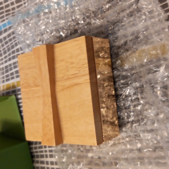 Kate Spade Two Hearts keepsake box NIB - Picture 4 of 6